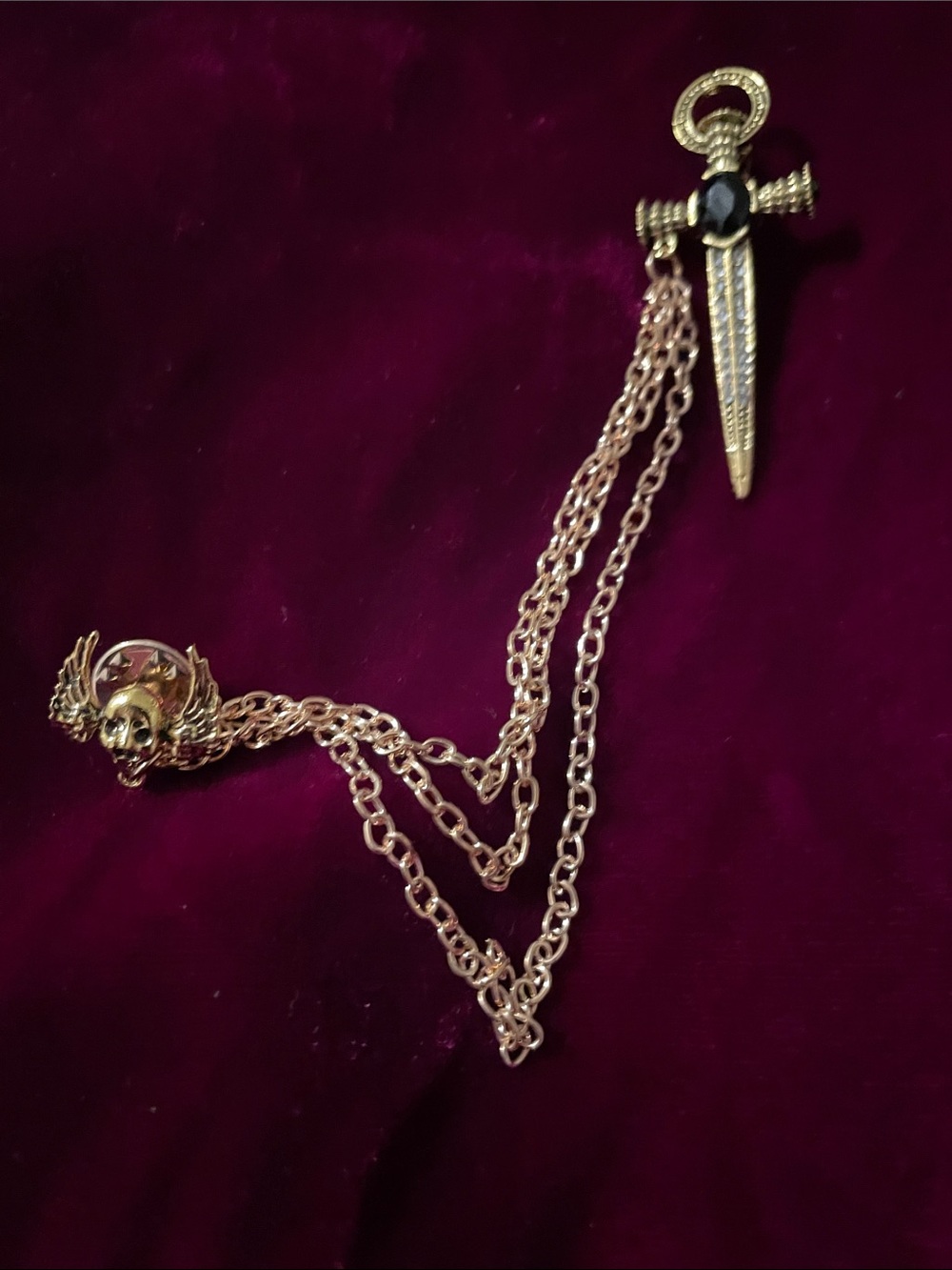Source Unknown Gold-Tone Gothic Dagger and Skull Brooch Pin with Black Stone